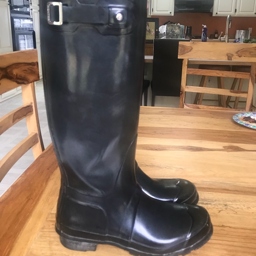 Hunter glossy black boots